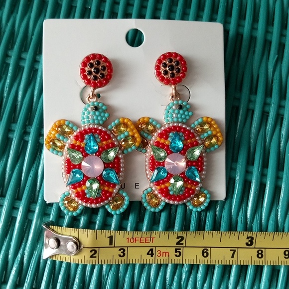 Beaded Sea Turtle Earrings - Picture 8 of 9